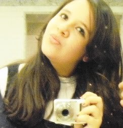 Erica ,leonina,15,ciumenta demais, chata demais, retardada demais,feliz demais