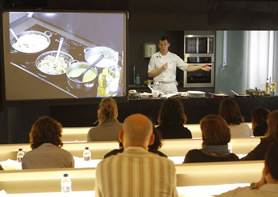 Especialista en SHOW COOKING.
Cocinero y profesor de cocina. Disfruto con la gastronomia.