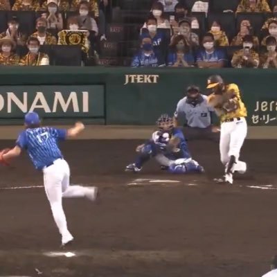 23歳男子です。 阪神タイガースは17年目のファンです。＃25江越 、#29高橋#3大山が好きです。今シーズンもお疲れ様でした。全体の勝率は73勝59敗5分ですぜひ気軽にフォローしてください。