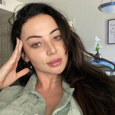 a responsible woman looking for a serious relationship. I don’t do dirty if you play mind games i fuck you off🖕🏼