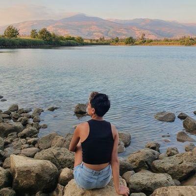 Otzarna's profile picture. דתלשית-פמינאצית-ביסית-שמאלנית-מזרחית.
לאו דווקא בסדר הזה