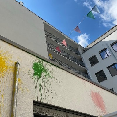 Gruppe von Nachbar*innen in #Friedrichshain. Wollte ursprünglich den CG–Bau in der #Rigaerstr stoppen. Heute aktiv gegen #Gentrifizierung hier und anderswo.