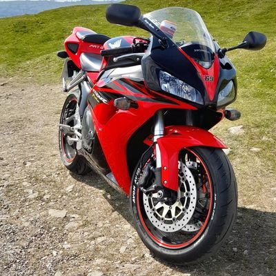 LeeChambers76's profile picture. The official Twitter page of Lee Chambers, everyday guy, and father.  Love MotoGP, food, lager and life.