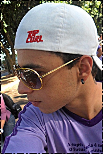 sou o q sou, assim sigo em frente
nao preciso agradar ninguem, pois ninguem faz questao de me agradar