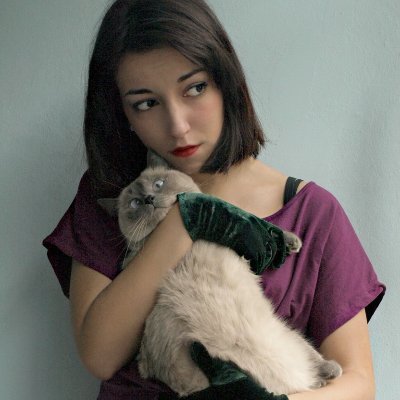 Resim yaparım, resim anlatırım. 
Bir de, benim ablam bir kedidir. (Lulu & Şeko Forever! )

 https://t.co/6im0S7fakp