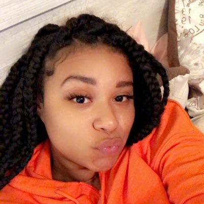 Tayanaaa3's profile picture. 18💕 snap: tayanaallison