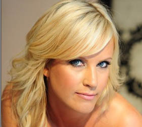 FlawlessMUA's profile picture. Making the world Flawless, one face at a time!
Private Makeup Lessons, Special Occasion Makeup, Facials, Brows, Spray Tanning & more!