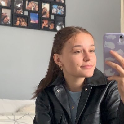 melpooops's profile picture. 🐝🐝