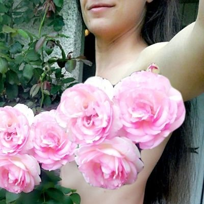 ~Douce fleur au caractère épineux~
Piquante et douce. Provocante et discrète. De feu et de glace. Le dilemme de l'ange 😇 et du démon😈
#TigressesProtectrices