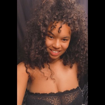 CarlieMariee_'s profile picture. Irish , Dutch , German , Indian , Native American , African American - {2.8.06} ❤️ {1.13.08} ❤️ {6.25.14}