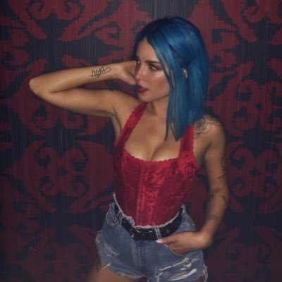 i think me and halsey made eye contact once • (she/her)
