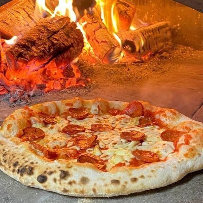 We are producers of the highest quality pizza dough balls and pizza bases.  Our dough is used by many famous pizzeria’s and pub chains throughout the UK.