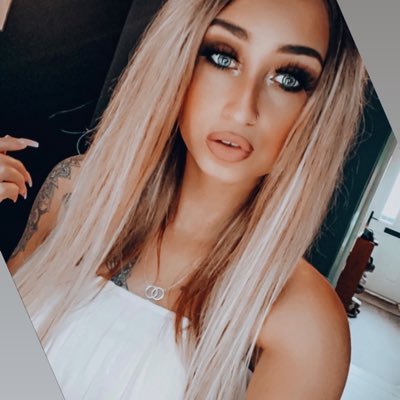 Instagram | sophiedews ⠀⠀⠀⠀ ⠀⠀⠀⠀ ⠀⠀⠀⠀ ⠀⠀⠀⠀ Be kind, be happy. 💓 ⠀⠀⠀⠀⠀⠀⠀⠀⠀ ⠀⠀⠀ ⠀⠀⠀⠀⠀ Seek respect, not attention it last longer.💫