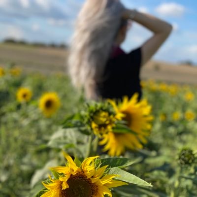 CrazyCatLady0_0's profile picture. I am a nice person. Just don't push the bitch button.