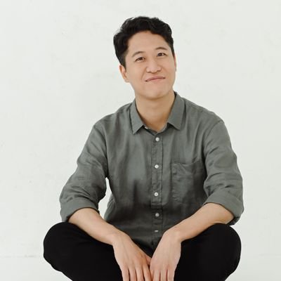 役者。ときどき劇作・演出。朗読の稽古場「カタルベ」を主宰。各地のお祭りや郷土芸能をモチーフに物語をつくっています。日本舞踊を藤間眞白に師事。趣味=料理・書道・三味線・胡弓・篠笛。2024年演劇集団円を退団、現在フリー。