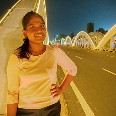ThanalakshmiJ's profile picture. உலகமே உன்னை எதிர்த்தாலும் எழுதிக்கொண்டே இரு