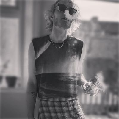 spooked_martian's profile picture. unsettled but trying