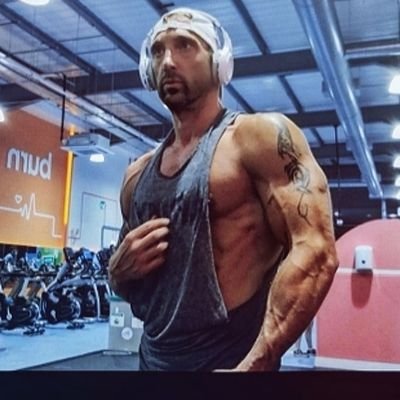 Staying lean, muscular and injury free at 40+ and how you can too at any age
Customised diet plans 
Customised training programs eternalcoach@outlook.com