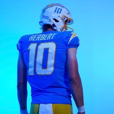 blondedbean's profile picture. Chargers, Padres, Bucks // I like all sports in general