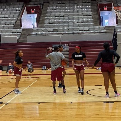 North Carolina Central University 🏀Assistant Women's Basketball Coach 🏀 #GODisDrivnThisTime #LoyaltyIsMyDefault 🏀 Pfeiffer University Hall Of Fame 2017 🏀