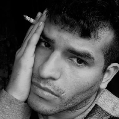 26 años. Capricorniano.
Amante de la fotografía y el cine.
Me gusta salir con amigos.
Capuchino, Netflix/ Mubi y vos.