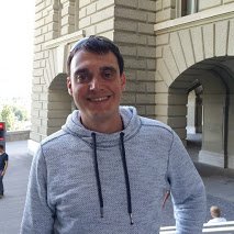 Un maño haciendo las suizas, siendo el único aragonés de Niedergösgen (SO). #WeAreNAFO