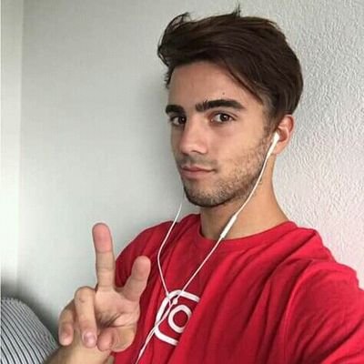 federico ~ es tonto y no se baña chau,
si salgo en la pared, pues nada siganme ahre chau