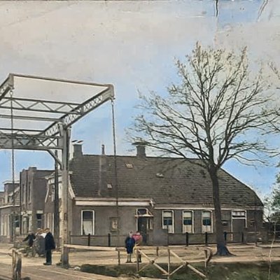 vrijwilliger in de zorg, mantelzorger, hou van bomen, niet van windturbines en sinds februari 2020 een wappie.