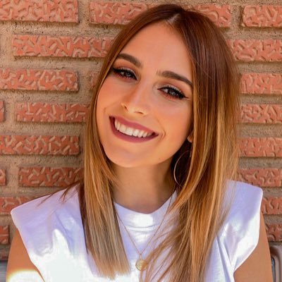 Profe de Física y Química🥰 La vida es una reacción química que solo requiere de equilibrio. 〰 Priyavrat Gupta.