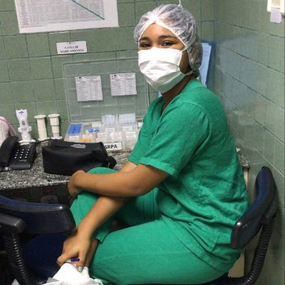 Enfermeira
Especialista em UTI
Mestranda em Enfermagem.. entre outras coisas aí