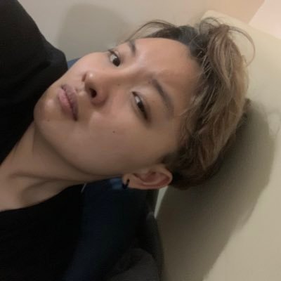 sylwantsto's profile picture. all goods in the hoods