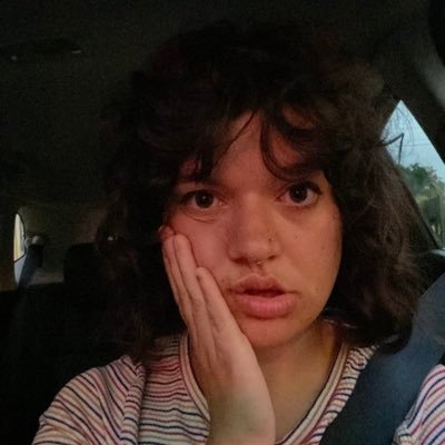 Funnyglirl's profile picture. constantly zonked and thinking about jokes