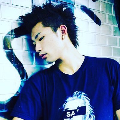 【自分の力で稼げる人を増やす】副業で始めた物販で脱サラした人。27歳/元ブラックな建設業5年⇨副業として始めた無在庫物販に取り組み、6ヶ月で脱サラ⇨フリーランス3年目/ブログやFXも経験あり。/趣味はバスケと動画編集、料理。フォローするとビジネスに対する考え方や、0⇨1を達成するコツが身につきます💡