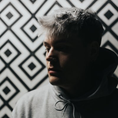 UK based music photographer. Contact: georgegirvan@hotmail.com