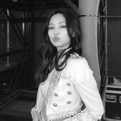 #JENNIE: you’re the best part.