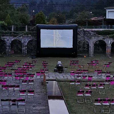 Proxectamos cine baixo as estrelas en Galicia✨🌙
O cine como o de antes 🎬
Visita a nosa web para saber máis 🎥