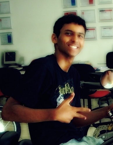 Talvez eu seja a solução do seus problemas ou eu seja o seu pior problema. _____________________ .