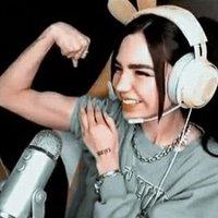 𝒀𝑶𝑳𝑰👩🏻‍🦳 (@yolaxjearian) 's Twitter Profile Photo