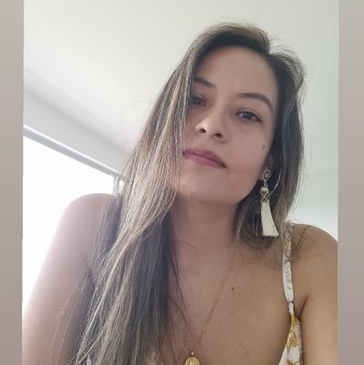 Caroguza's profile picture. *Aplausos de pie*