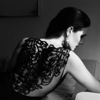 Bells Swan, a parody thereof (@obsessedwshiny) 's Twitter Profile