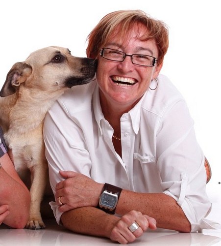 Just a girl with a dog playin' competitive golf and loving Eurovision