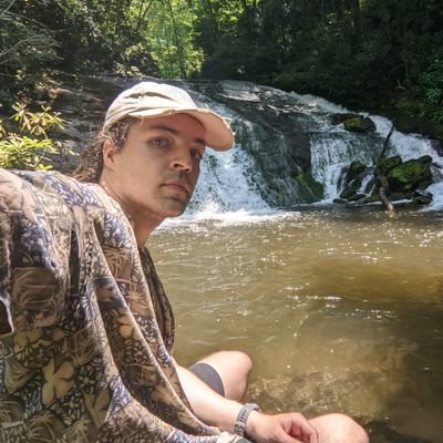 Tavaru5's profile picture. android dev, esports, @kaileybrumwell 💍, and Jesus. Not in that order.