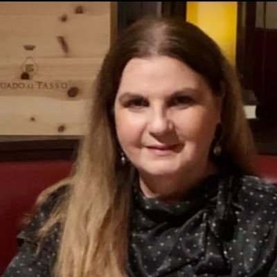 Berenic91105707's profile picture. Author. Me encanta leer y contar historias, pero sobre todo, escribirlas. ❤️ Berenice Morales