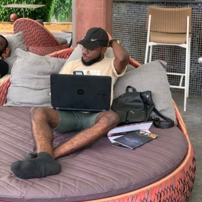 The fine line between social networking and wasting your time #NINOFX🤓 The life of a trader let’s chase the pips...I’m married to the charts📉📈📊