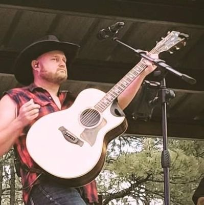 The official Street Team twitter for SkyTone Records artist Matt Farris @mattfarriscntry Request his new single #LivingInTheFastLane  at country radio stations!