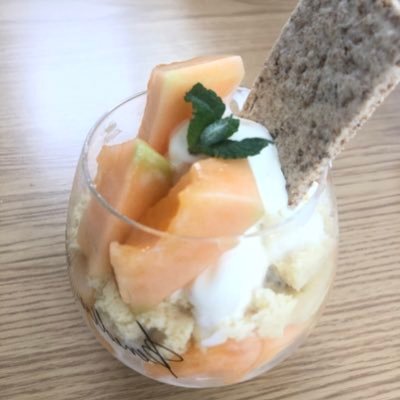 OYPC9Ttcm87EmJ6's profile picture. 万年ダイエッターが行き着いた、腸活×世界に一つのエッセンシャルオイルの健康的に痩せる方法発信します🔥 1年で-10kg！何かお力になれることがあったら嬉しいです☺️