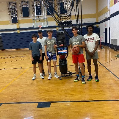 Shooting Clinic run every Thursday with Arkansas Razorback legend Pat Bradley. Dm or email us at mclancerbasketballcamp@gmail.com if you are interested.