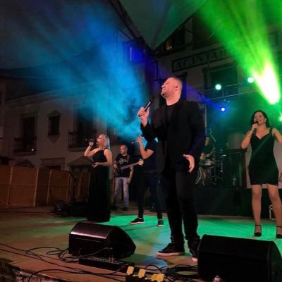 cantante, músico y compositor
