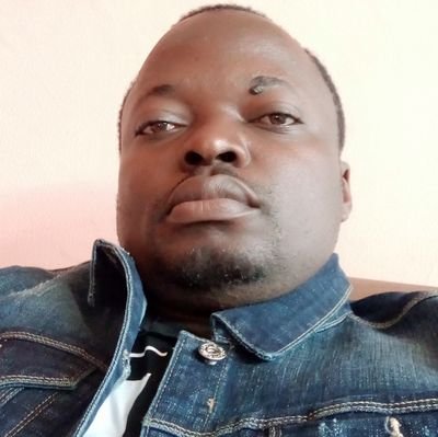 née à isiro 13 octobre 1984, fils de DENDA Désire et Charlie Bengbo, licencié en sciences politiques et administratives, entrepreneur