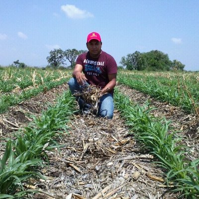 Abriéndome a nuevas posibilidades, me encanta la naturaleza, me gusta cantar, AMO a mi FAMILIA  y trabajo dia a dia promoviendo una agricultura mas amigable.